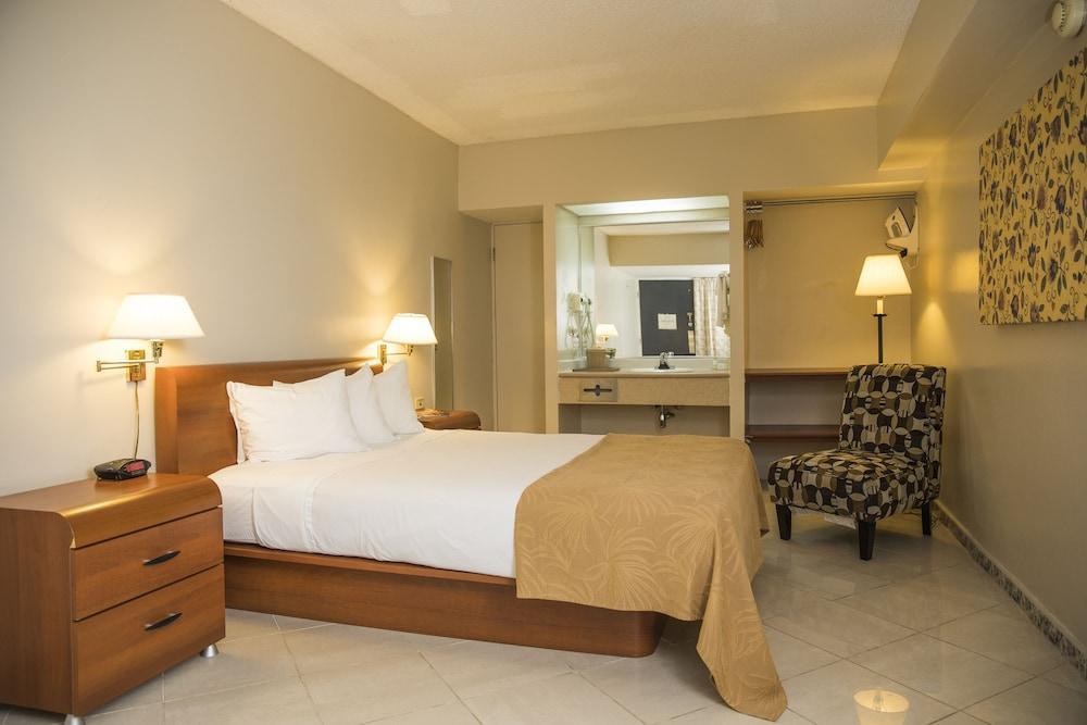 Quality Inn El Tuque Ponce Bagian luar foto